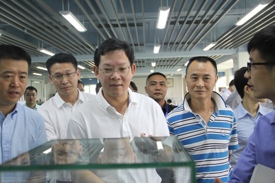 珠海一職實(shí)驗(yàn)學(xué)校、新青科技園齊獲市長(zhǎng)鄭人豪點(diǎn)贊-教育頻道-手機(jī)