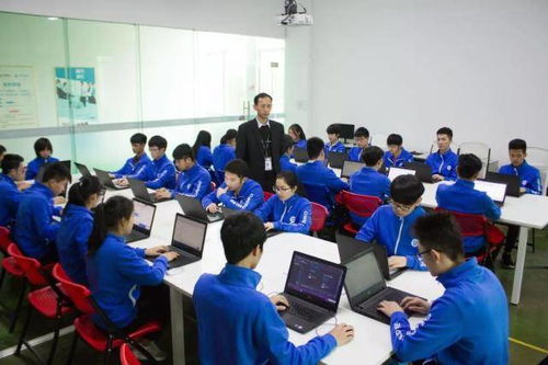 擠破頭也要進普高 職高是否混日子,關(guān)鍵還得看孩子